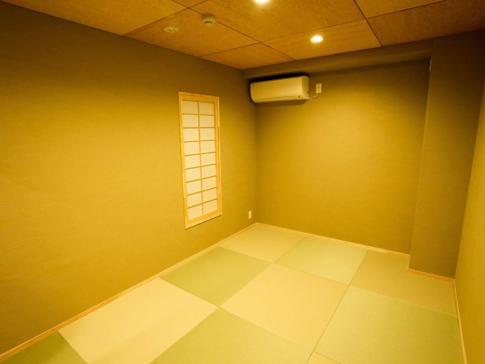 Fuku Hostel Namba Ōsaka Extérieur photo